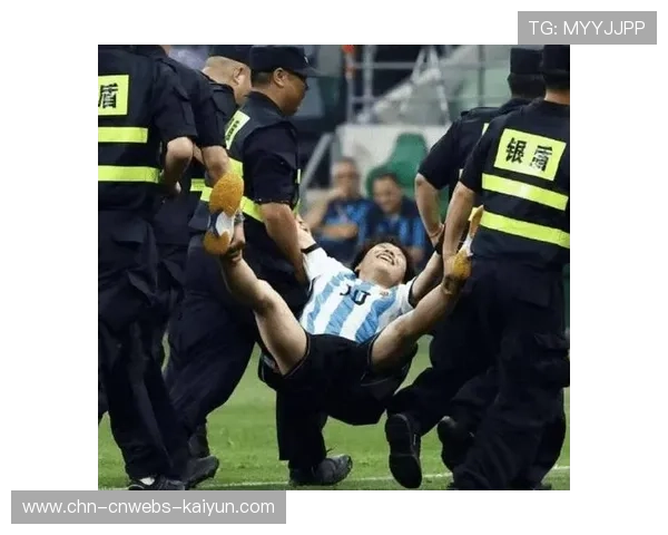 球迷场内冲突，赛后安保措施加强引热议