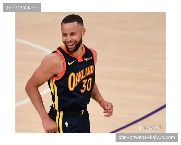 媒体内容:ESPN节目《Detail》最新一期聚焦分析斯蒂芬·库里的无球摆脱接边线球技巧。 媒体内容:ESPN节目《Detail》最新一期聚焦分析斯蒂芬·库里的无球摆脱接边线球技巧。