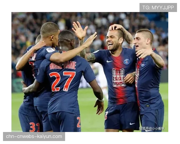 实时:巴黎圣日耳曼五分钟内连入两球,马赛防线出现罕见配合失误 实时:巴黎圣日耳曼五分钟内连入两球,马赛防线出现罕见配合失误